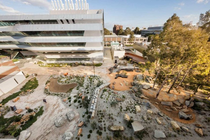 Monash Yer Bilimleri Bahçesi: Doğal Görünümü Ile Kampüs Bahçesi 12 Monash-üniversitesi-yer-bilimleri-bahçesi