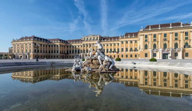 Ehrenhof_Brunnen_West