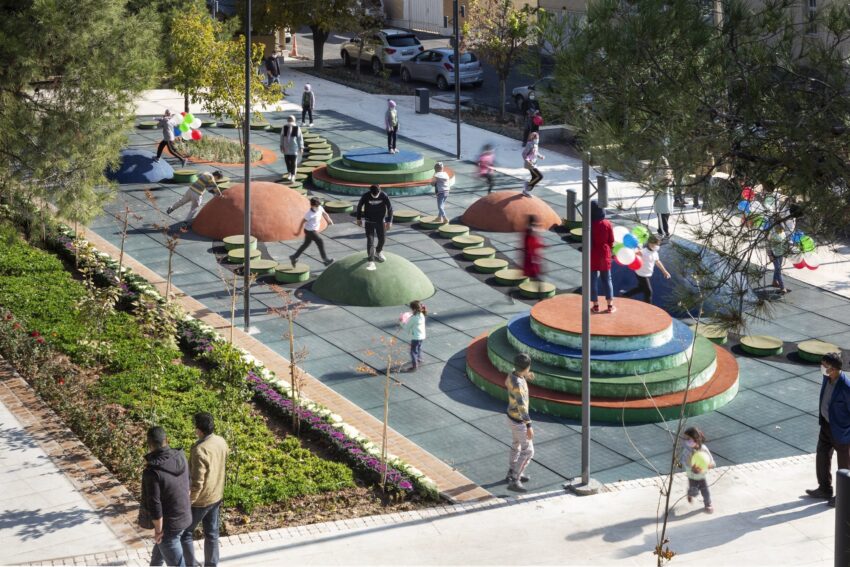 Farhang Park: İran'da Çocuk Oyun Alanı Tasarımında Yenilikçi Çizgiler 43 Farhang Park: İran'da Çocuk Oyun Alanı Tasarımında Yenilikçi Çizgiler