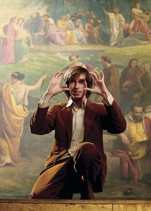 Wes Anderson Filmleri Gibi Bir Hayat: Simetri, Pastel Renkler ve Düzenin Ontolojik Mimarisi
